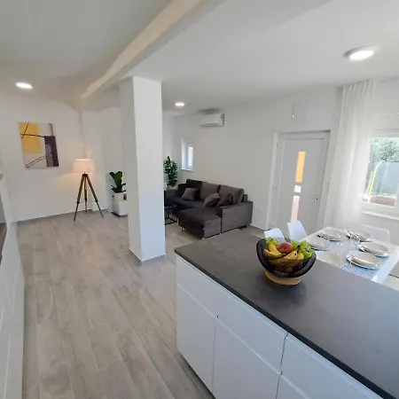 House Seadream - 50 Meters From The Sea