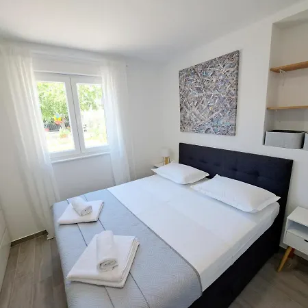 House Seadream - 50 Meters From The Sea Hébergement de vacances Brodarica (Sibenik-Knin)